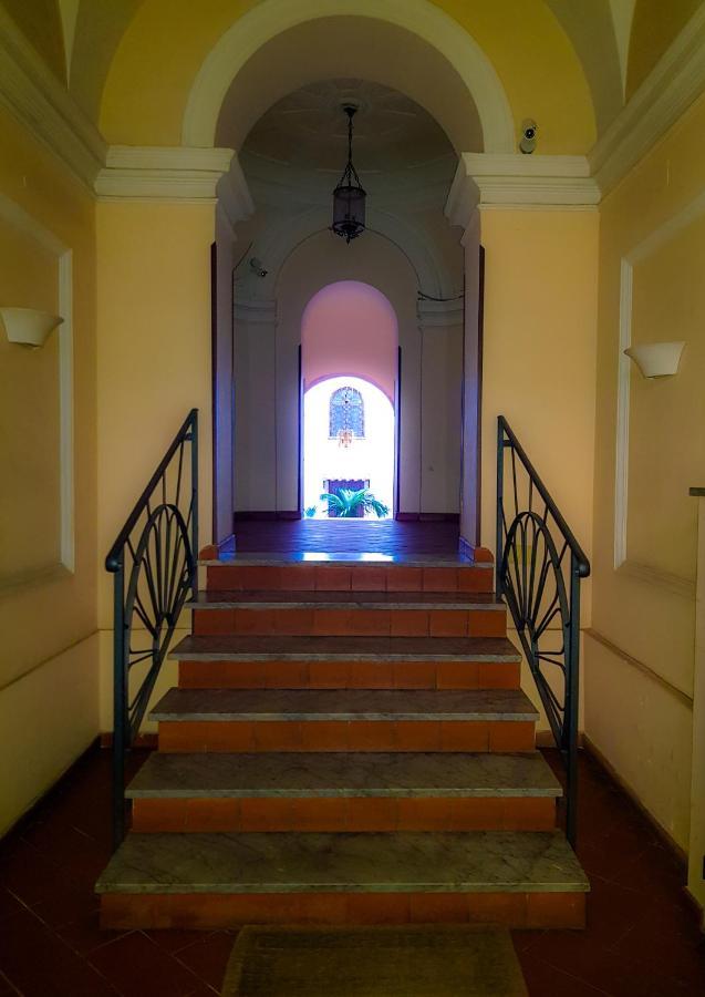 Giulia'S Coliseum Apartment โรม ภายนอก รูปภาพ